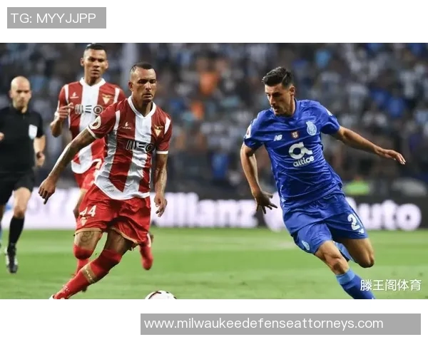 足球激情碰撞赛季对决 聚焦世界级球队精彩对抗与球员表现 足球激情碰撞赛季对决 聚焦世界级球队精彩对抗与球员表现