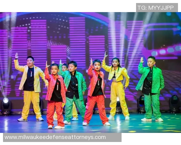 深圳街舞队的文化意识与表现探索:街舞在城市生活中的独特魅力 深圳街舞队的文化意识与表现探索:街舞在城市生活中的独特魅力