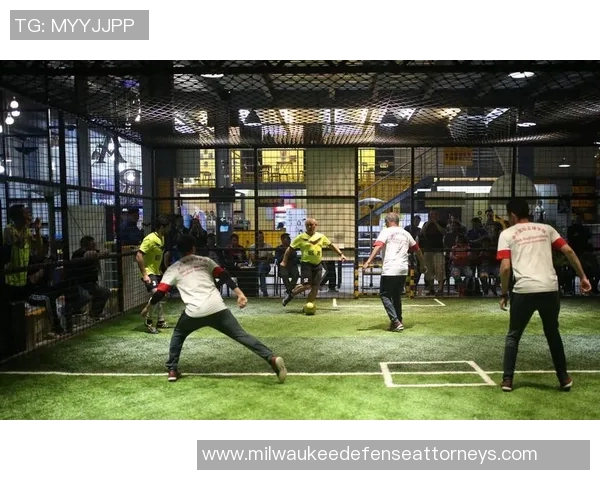 赛后分析：上海足球队与重庆足球队的比赛节奏与战术对比探讨